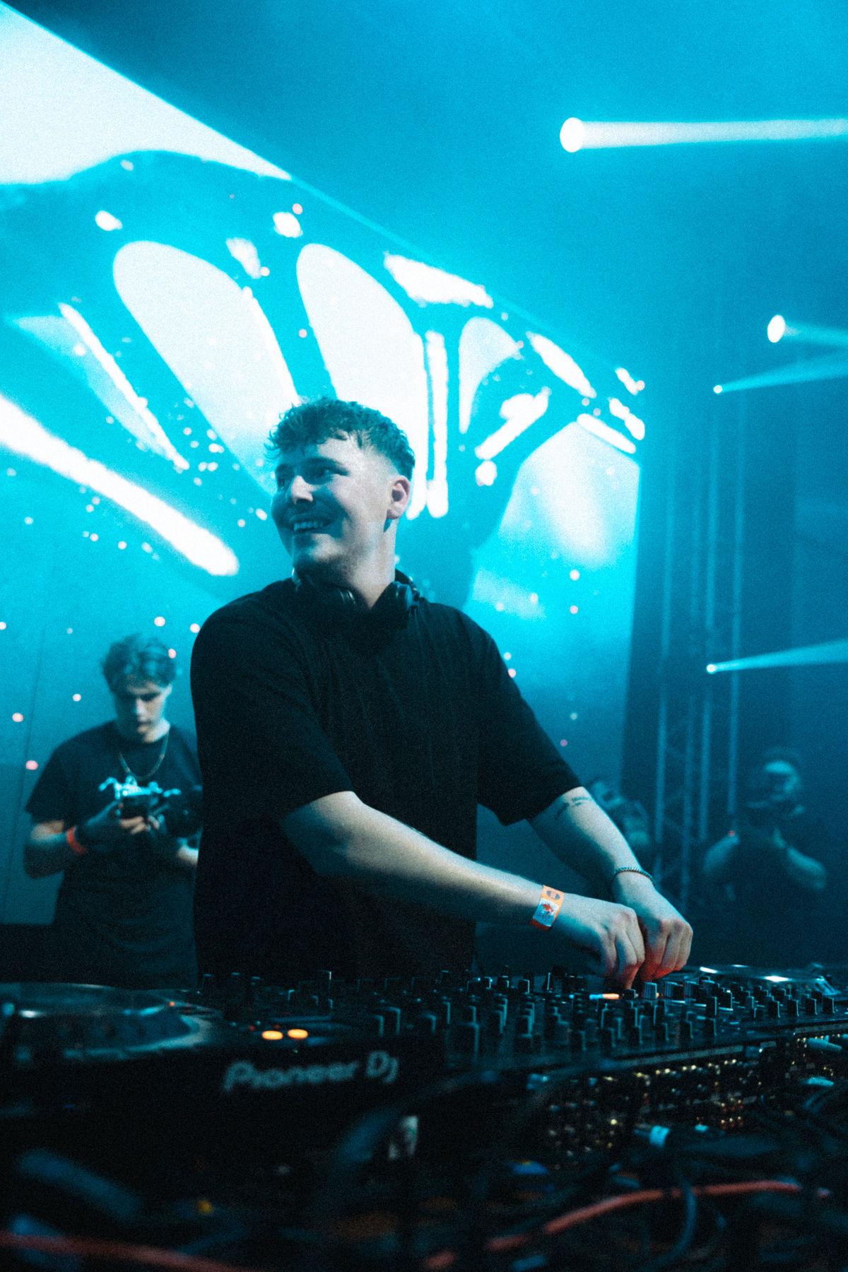 Loading... just a sec